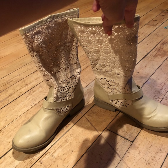 Knitted boots. - Picture 2 of 3